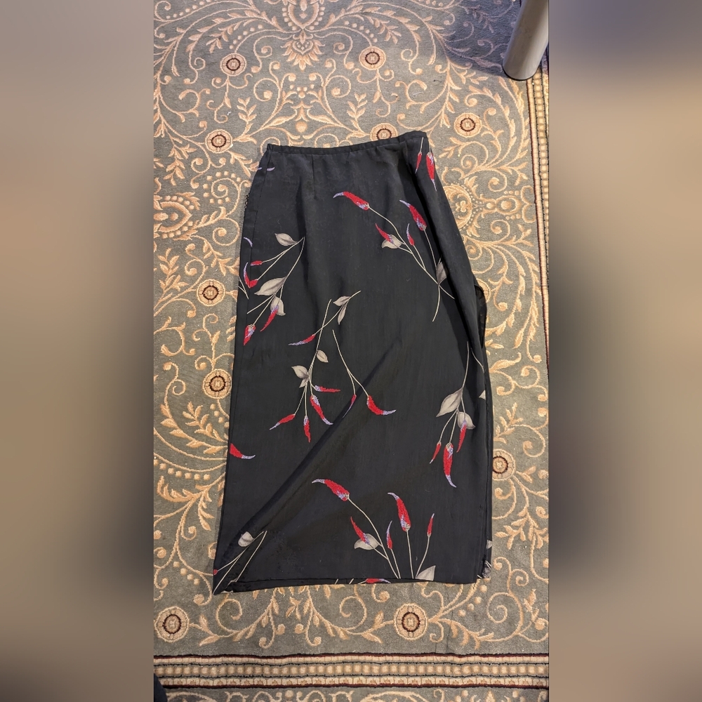 Hillard & Hanson Black Pencil Skirt with Red Floral Design